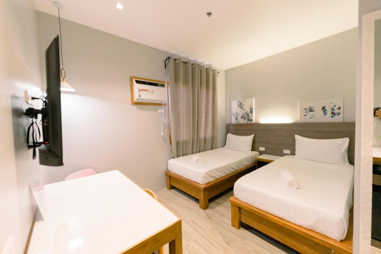 Madonna Hometel And Suites New Pandan Panabo Ngoại thất bức ảnh