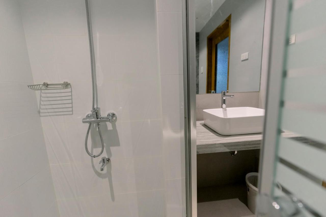 Madonna Hometel And Suites New Pandan Panabo Ngoại thất bức ảnh